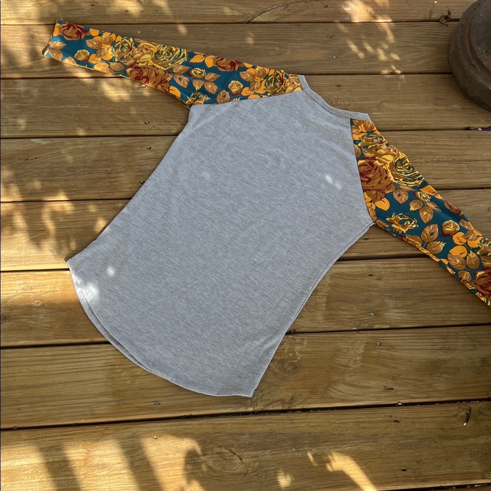 LuLaRoe Randy Tee - Picture 5 of 5